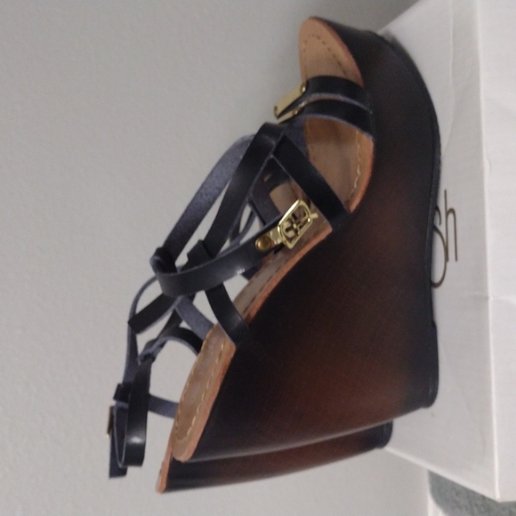 Women platform - Picture 2 of 3